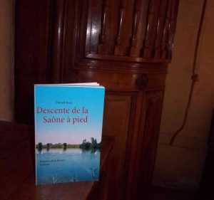 A l'Hôtel-Dieu de Belleville photo du livre de la Saône.